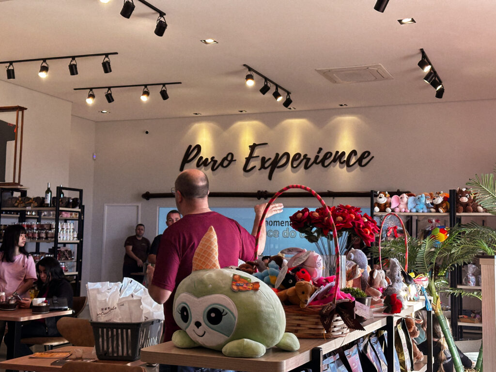 Turma da Puro Experience na loja da fábrica em Bragança Paulista