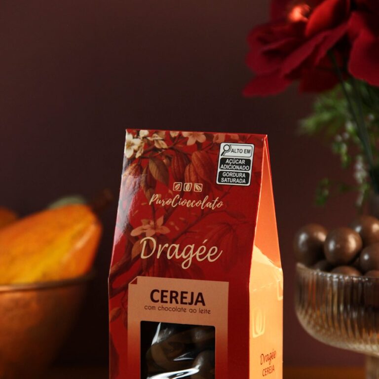 Dragée de cereja com chocolate